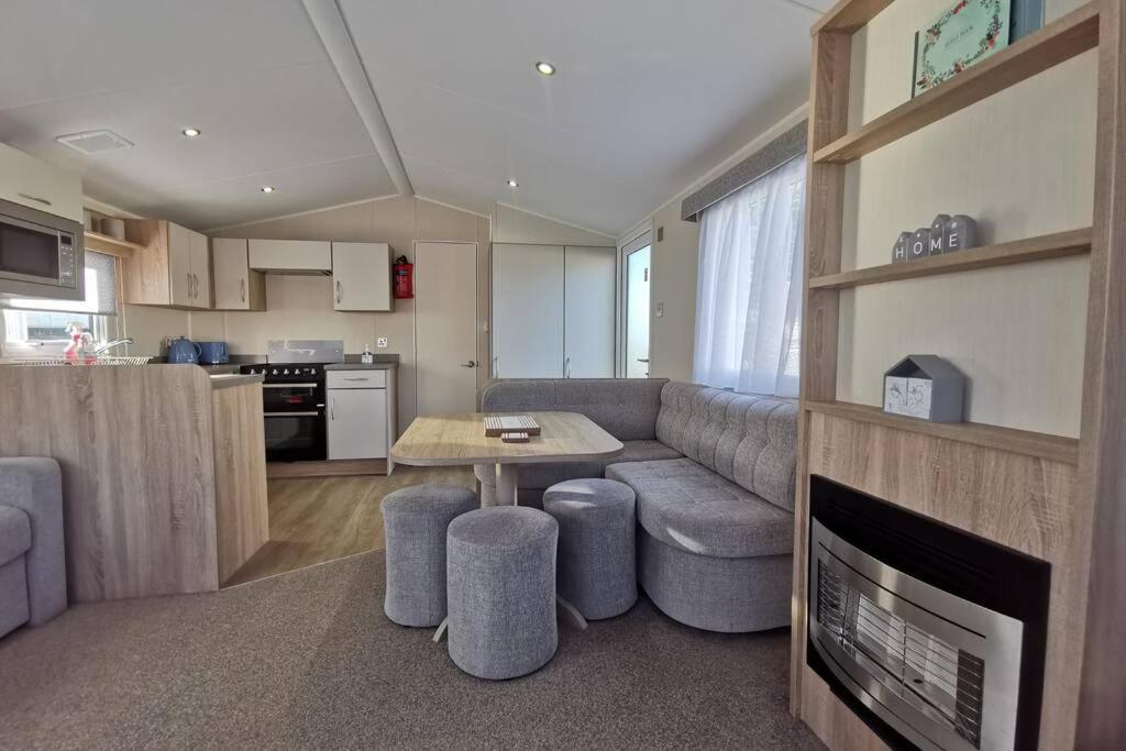 8 Sleep Chalet At Newquay Away Resorts Nb160 Bagian luar foto